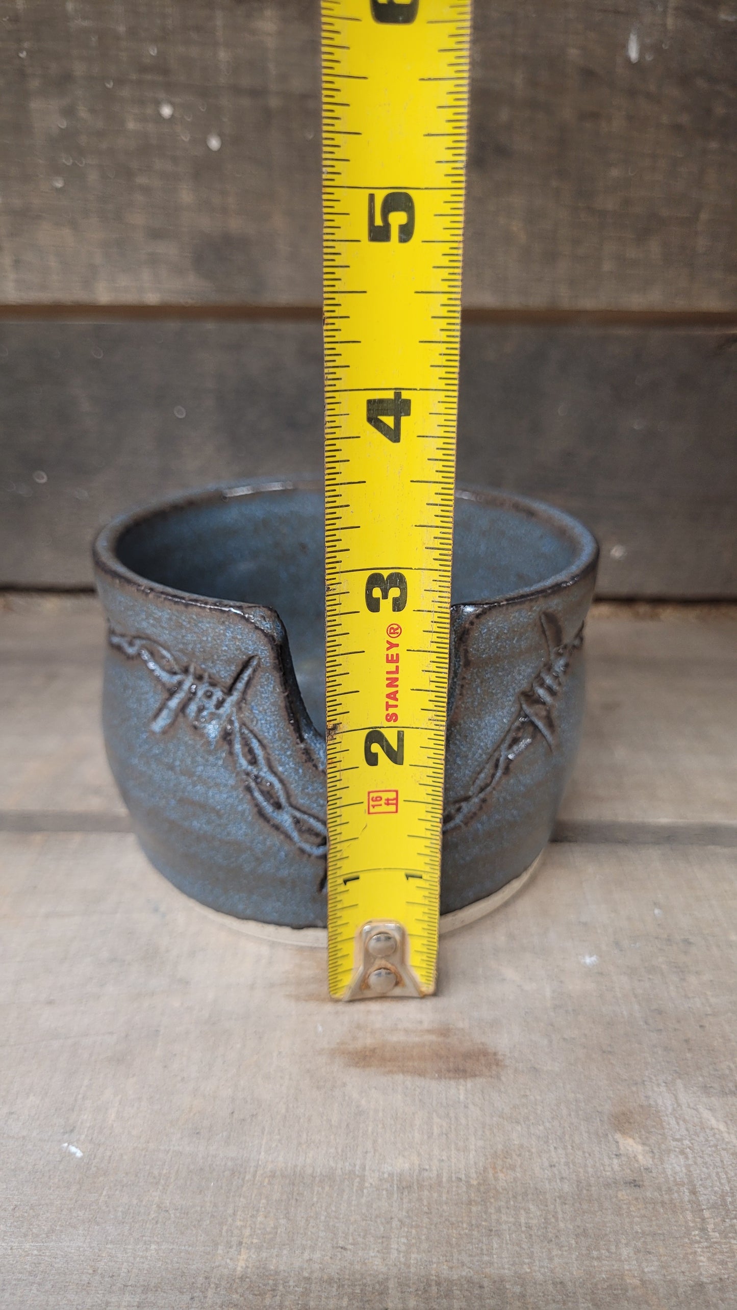 Acai Barbed Wire Basting Bowl