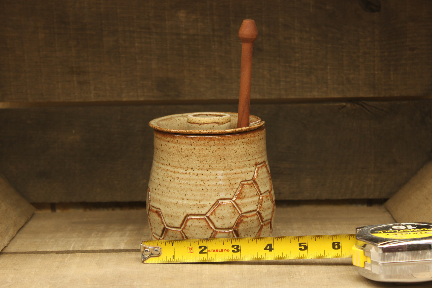 2nd quality Handcarved Honeycomb Honeypot with handturned dipper