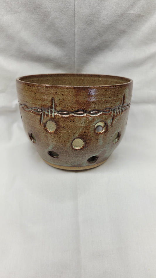 Handcarved Barbed Wire Wheelthrown Berry Bowl