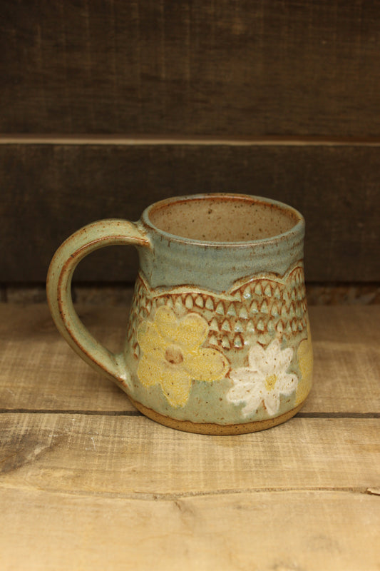 Textured Mountain Daisy Susan Mug 15oz